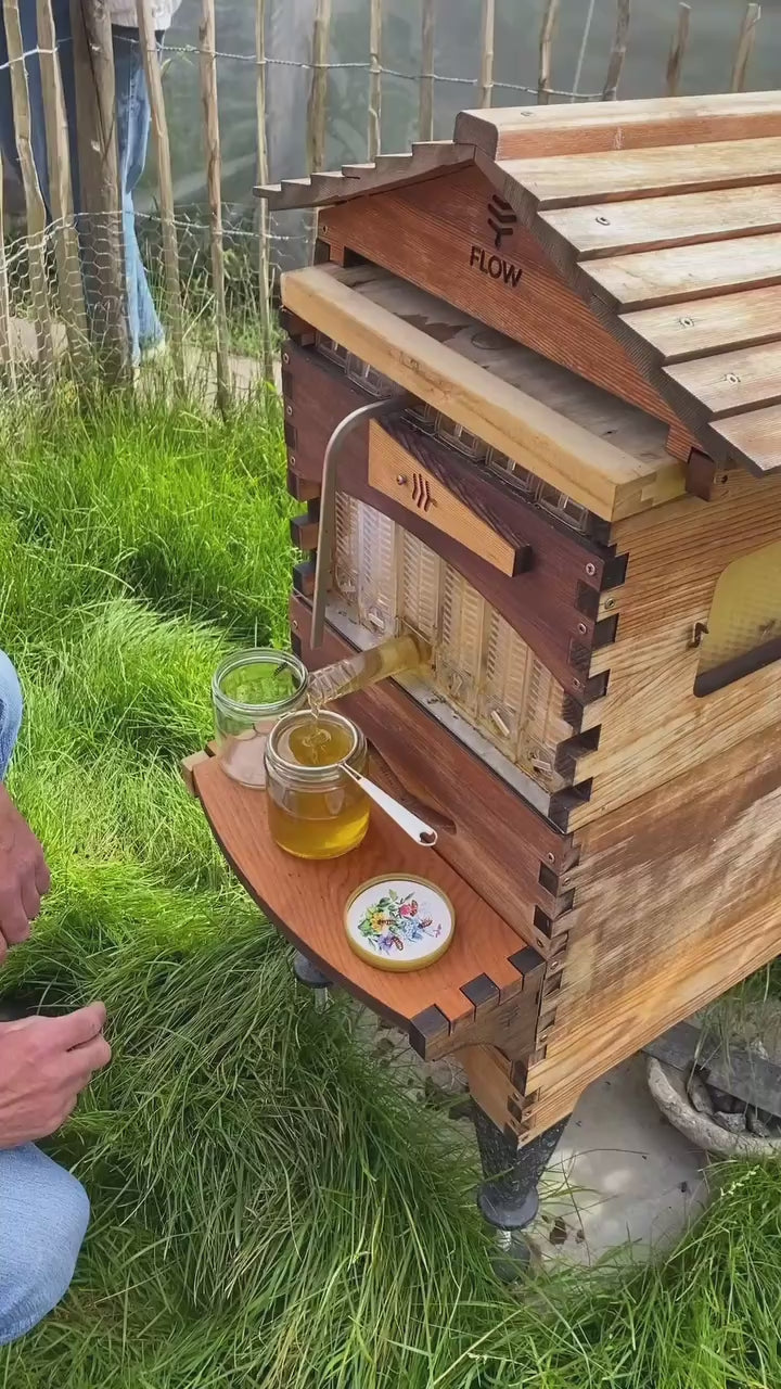 Beehive with Auto-Flow Technology, Effortless Honey Harvesting Beekeeping Kit